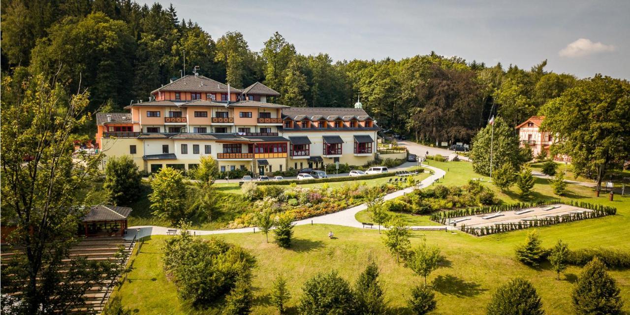 Hotel Studanka ريخنوف ناد كنيجنو المظهر الخارجي الصورة